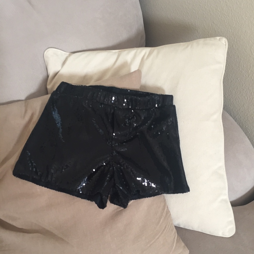 👻 Shiny girls black sequin shorts Disney dance M